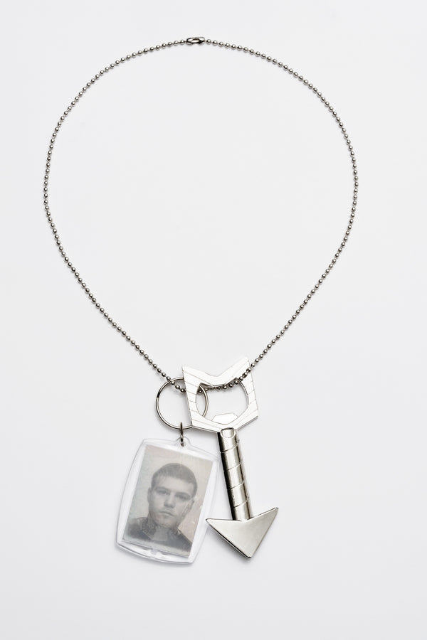 LEAN ARROW NECKLACE